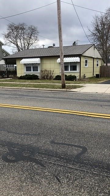 1st image of 219 S Cherry St