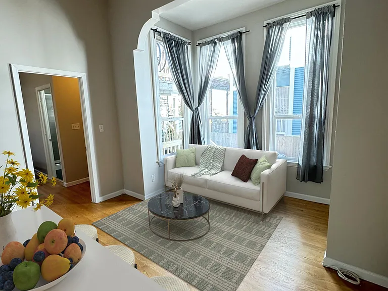 1809 Chestnut St — Photo 1