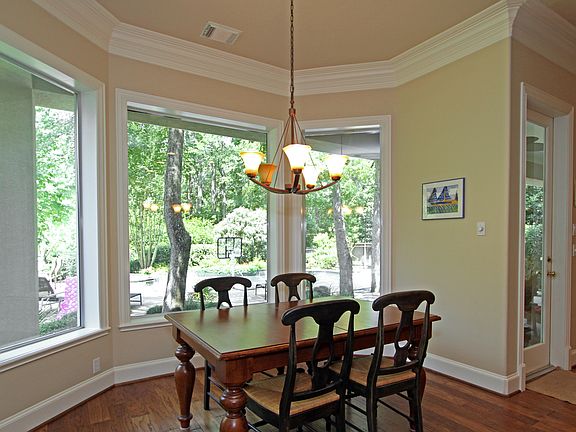 Enjoy your breakfast here!