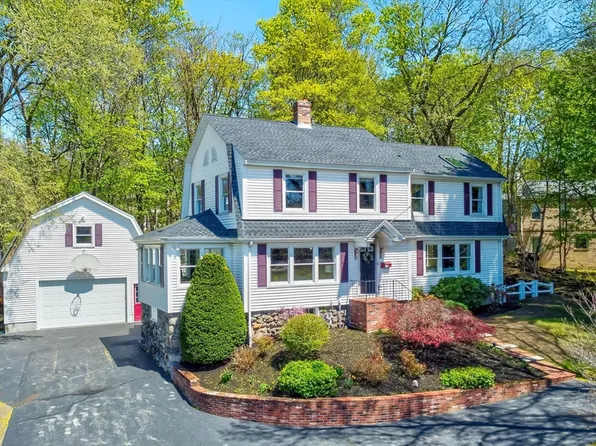 15 Hopkins St, Wakefield, MA 01880