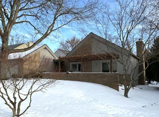 2225 Chaucer Ct, Ann Arbor, MI 48103