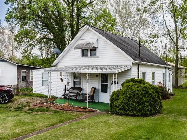 1004 34th St, Vienna, WV 26105