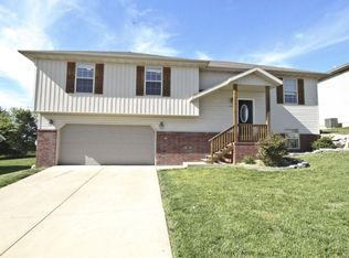 1205 W Robin St, Ozark, MO 65721