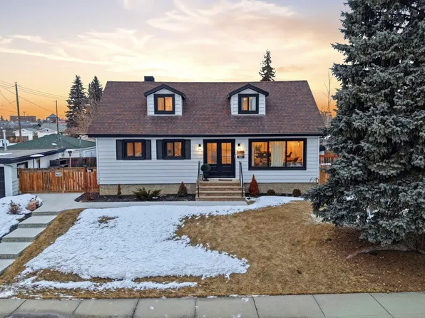 15702 86th Ave NW, Edmonton, AB T5R 4C4