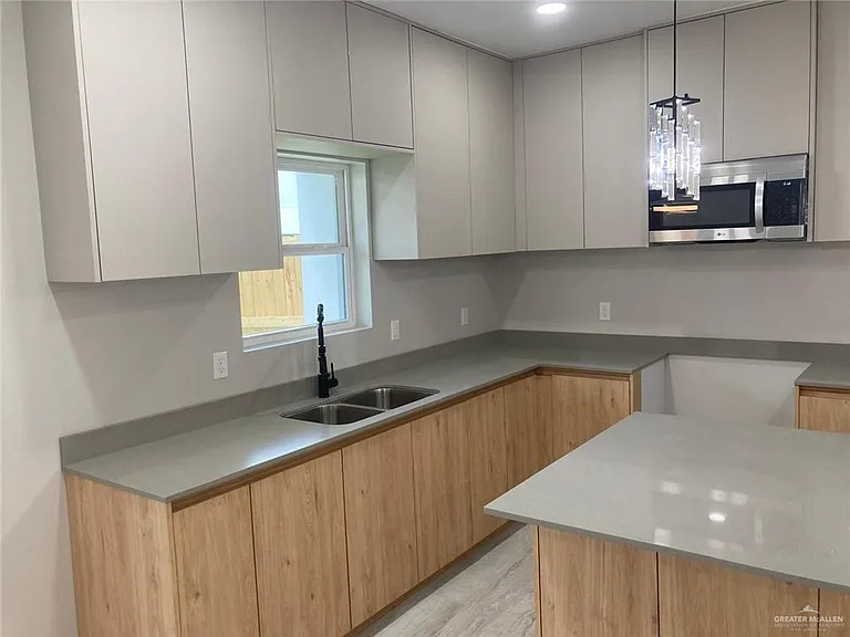 2221 Dorado Dr — Photo 10