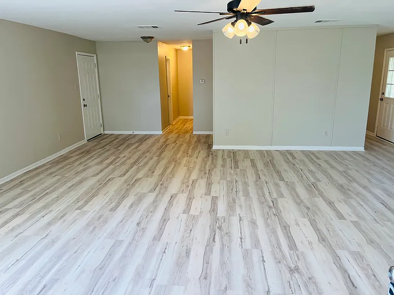 138 LCR 502 — Photo 10