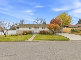 1002 King St, Grandview, WA