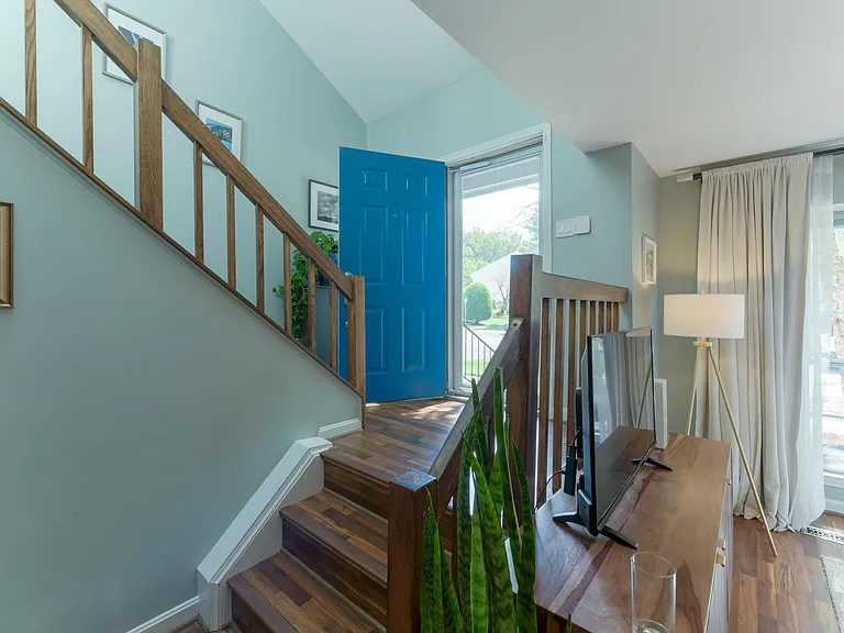 1527 Casino Cir — Photo 6