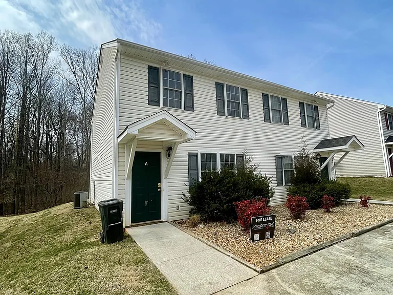125 Primrose Ln #B — Photo 1