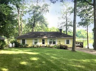 7172 Lakeshore Dr, Quinton, VA 23141