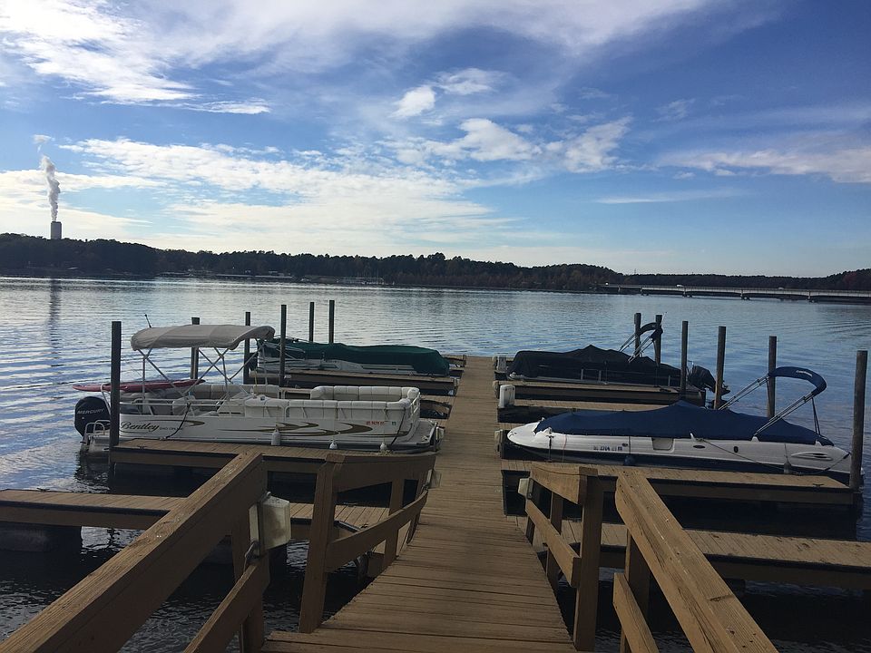 DEEDED BOAT SLIP