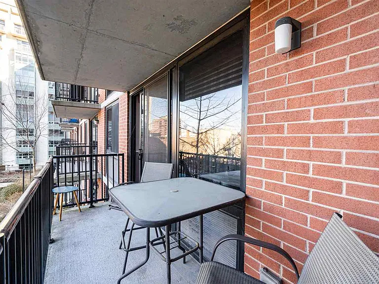 700 Grove St #4V — Photo 7