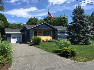 165 Gin Ln, Southold, NY 11971