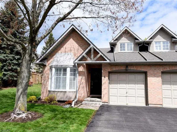 320 Hamilton Dr #4, Hamilton, ON L9G 4W6