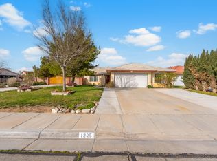 1225 Brookhaven Ct, Rosamond, CA 93560