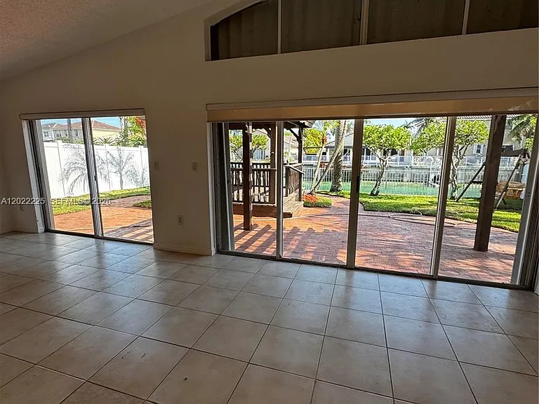 13312 SW 144th Ter — Photo 4