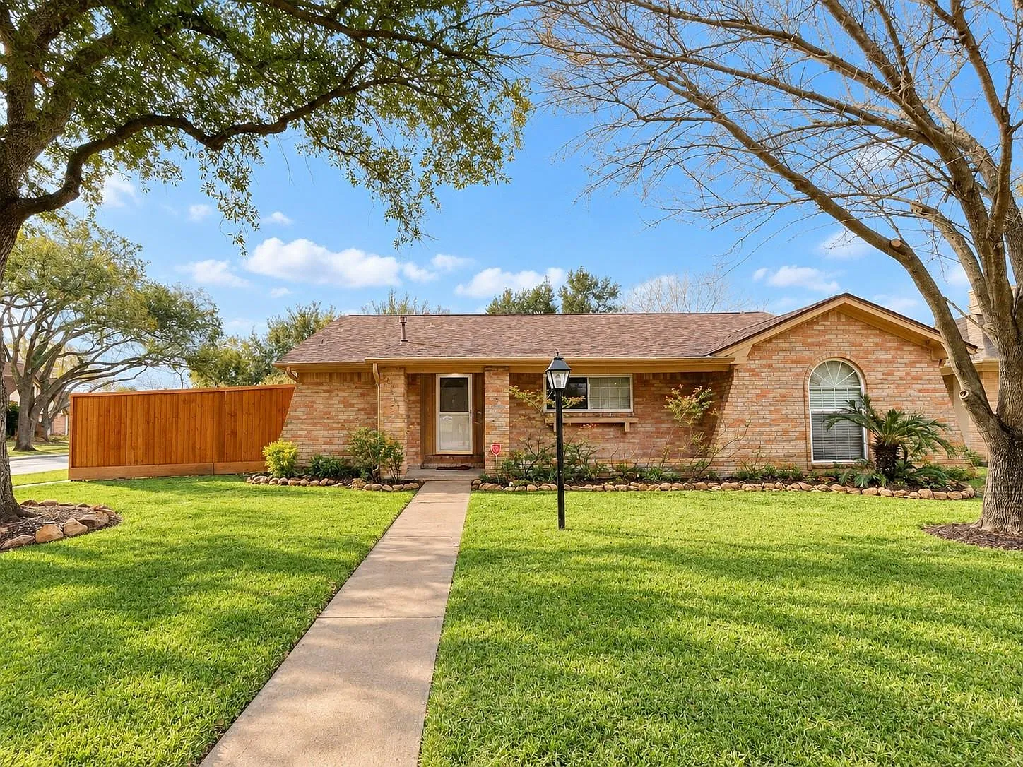 4 bed, 2.0 bath, 1826 sqft, $2,400 — Photo 1