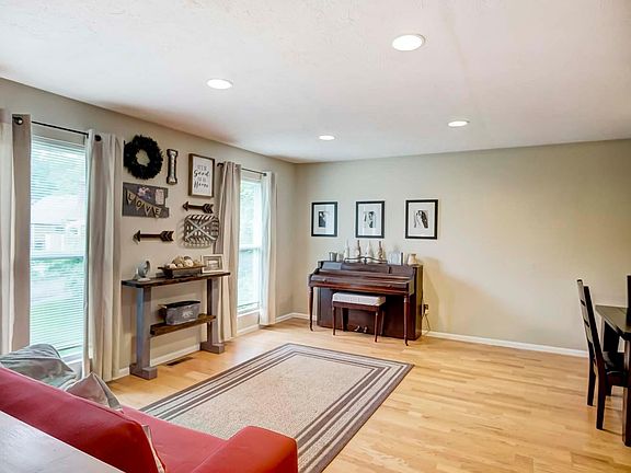 5th image of 3609 Congreve Ave