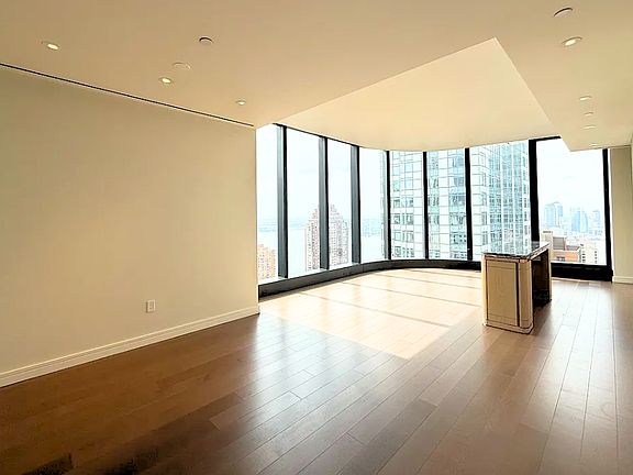 3rd image of 125 Greenwich St #51C