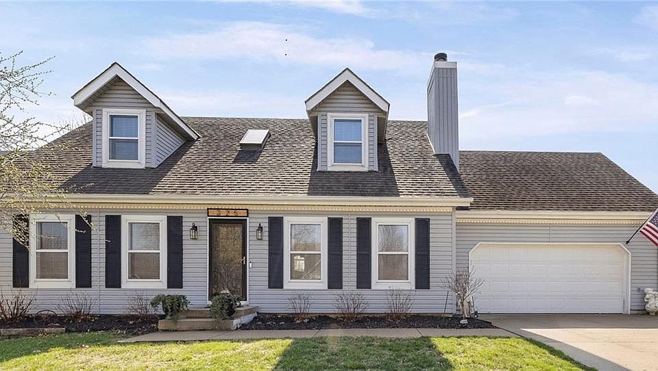 1st image of 225 SW Seagull St