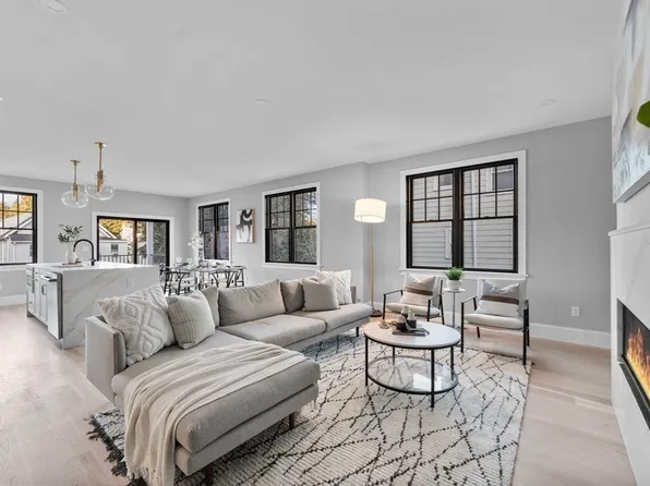 55 Derby St #1, Somerville, MA 02145