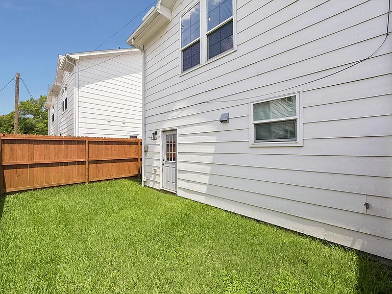 2749 Redrock St #B — Photo 22