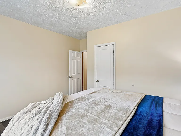 147 Denison St #1 — Photo 14