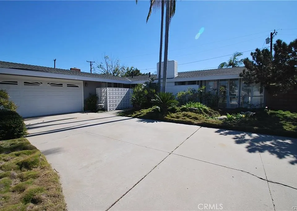 3292 Kenilworth Dr