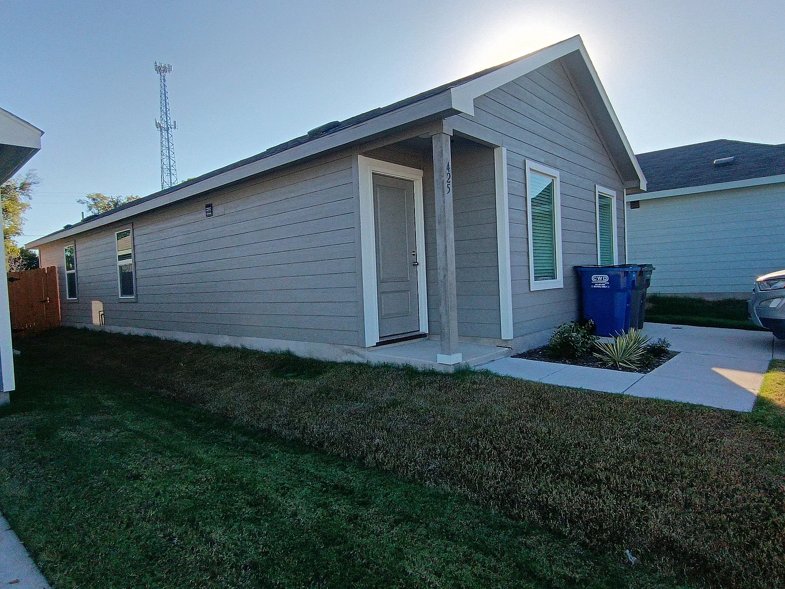 3 bed, 1033 sqft, $1,475 — Photo 2