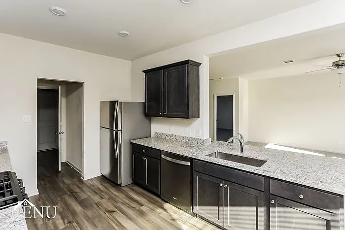 308 Micah Ln — Photo 4