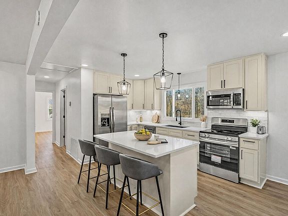 5th image of 5962 Two Ford Rd