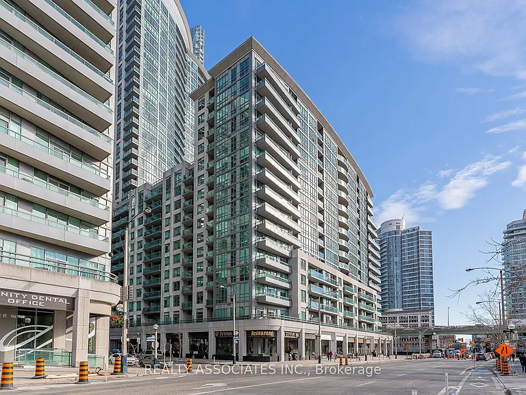 19 Grand Trunk Cres #2710 — Photo 1