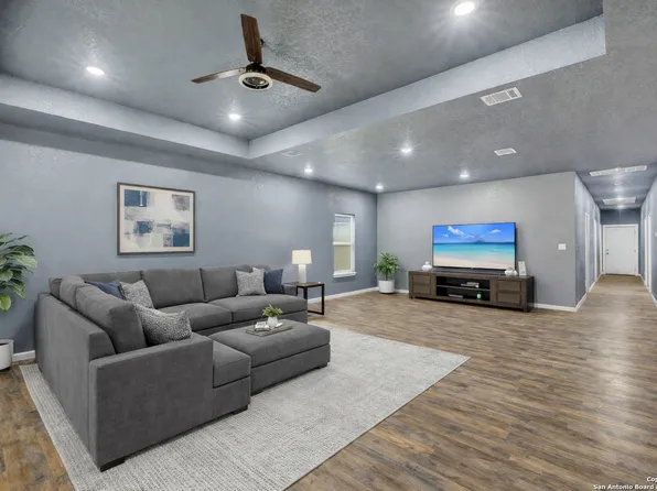 3715 Commercial, San Antonio, TX 78221