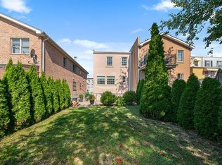 6610 Jay Ave, Maspeth, NY 11378