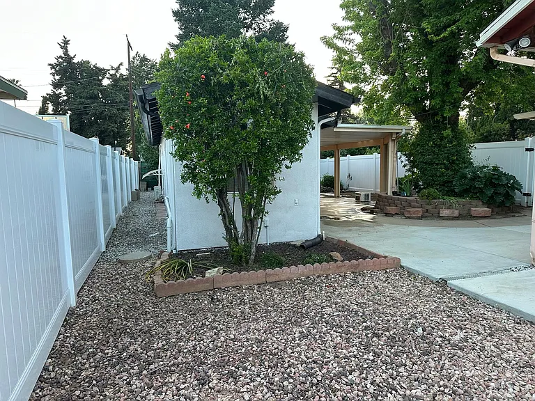 1259 Chestnut Ave #B — Photo 4