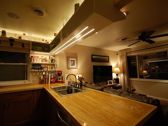 Custom Countertops, Open Flr