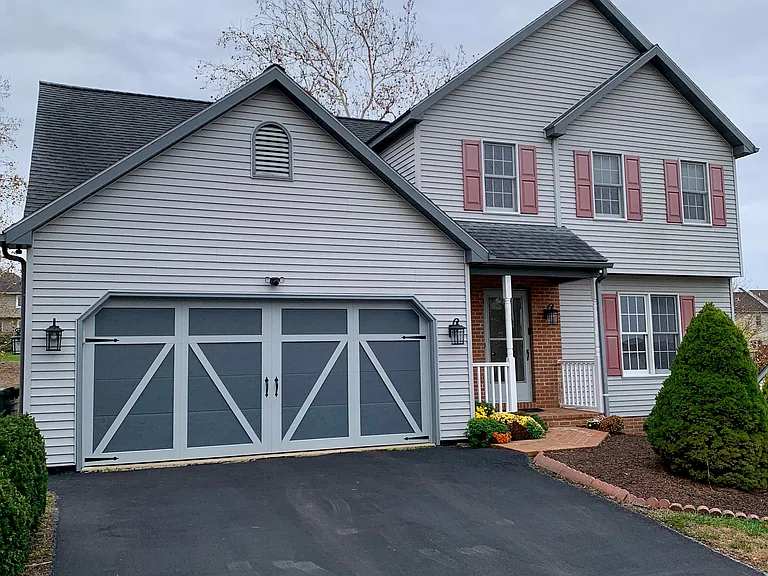 215 Mason Dr — Photo 2