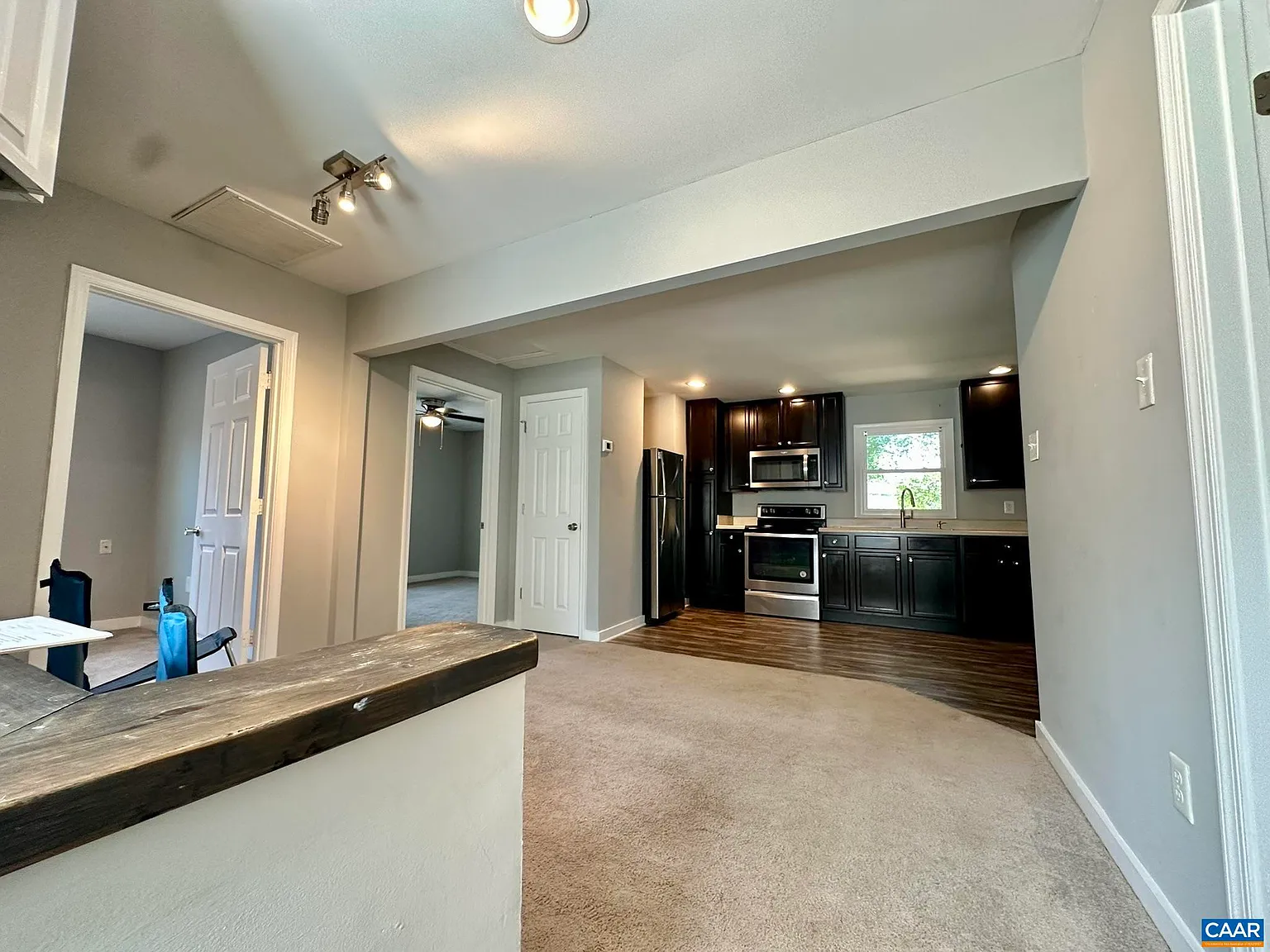 2 bed, 1.0 bath, 875 sqft, $1,895 — Photo 4