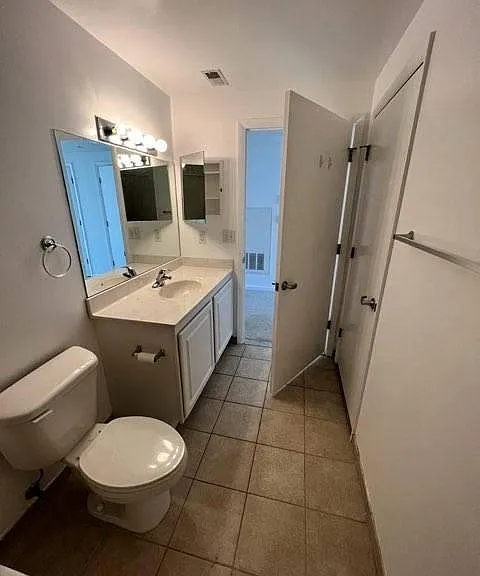 350 G St SW #526 — Photo 17
