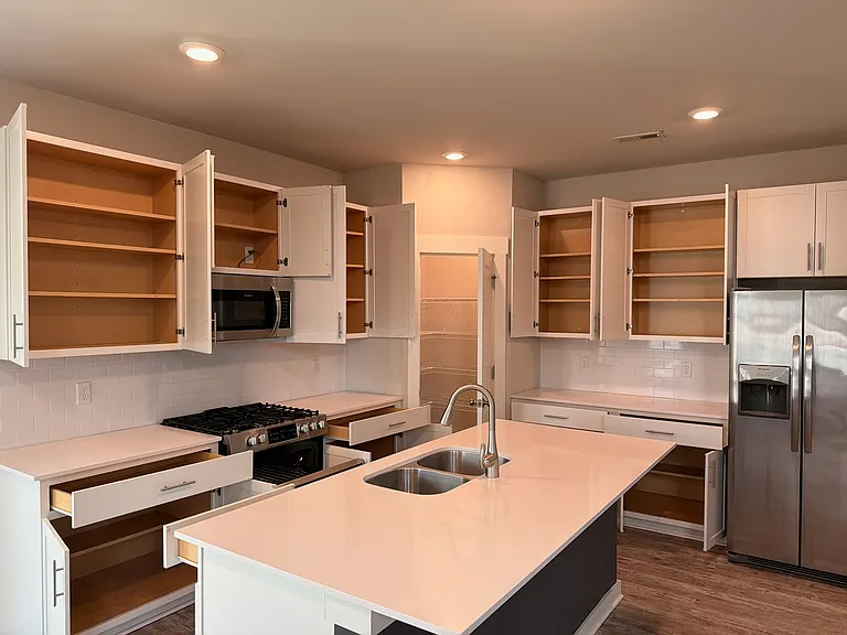 846 Lexi Ln — Photo 14