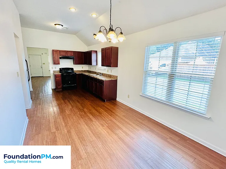 1314 Crosstown Ct — Photo 5