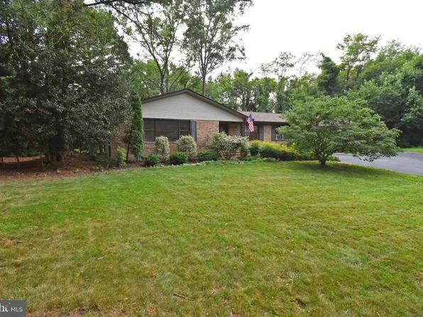 8248 Robin Hood Dr, Salisbury, MD 21804
