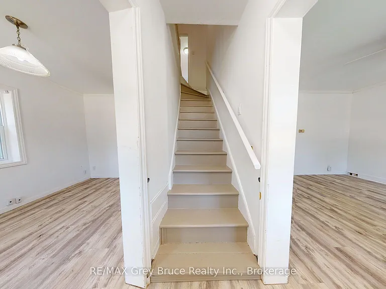 218 Denmark St — Photo 2
