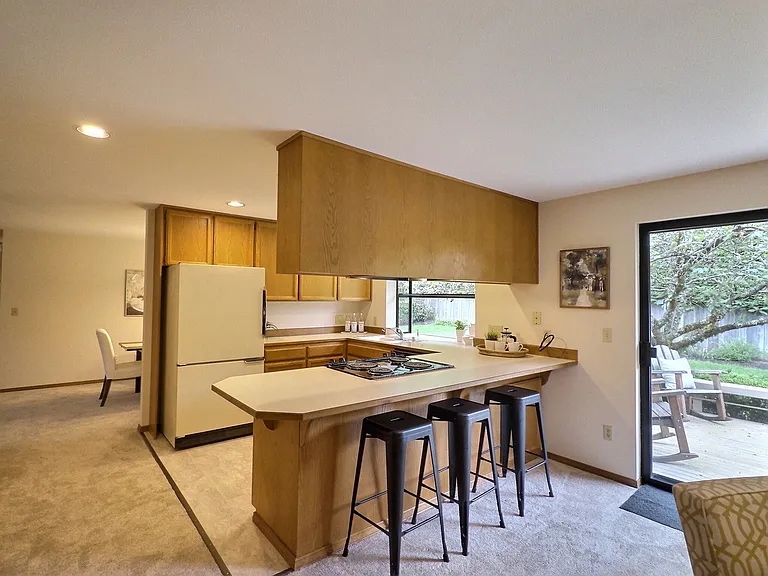 3910 Maple Rd — Photo 9