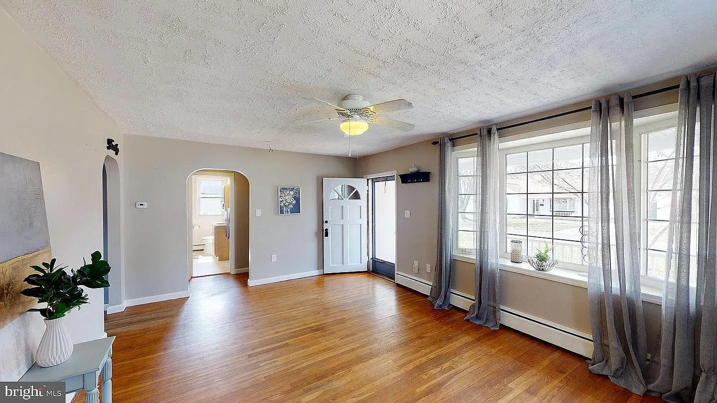 3 bed, 1586 sqft, $2,750 — Photo 3