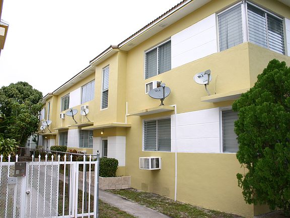 2nd image of 955 Bay Dr #2