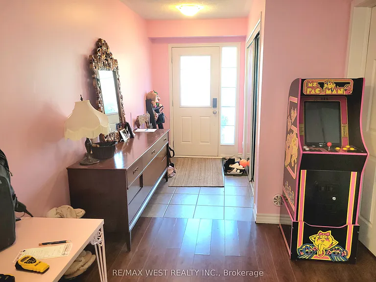 21 Billiter Rd W — Photo 3
