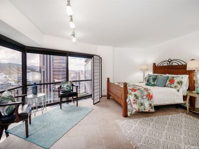 1088 Bishop St APT 3612, Honolulu, HI, 96813