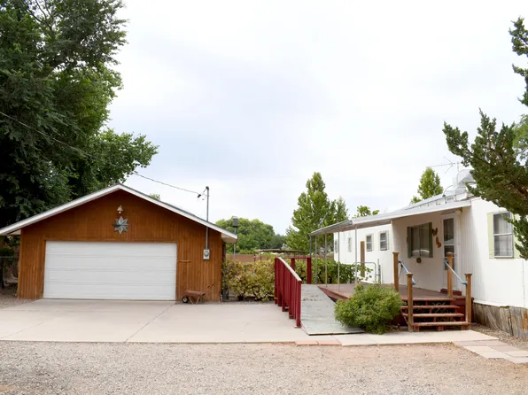 104 Kings Ln, Corrales, NM 87048