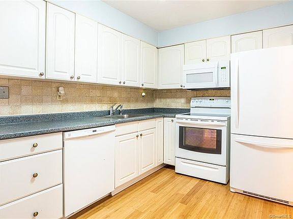 4th image of 51 Ameridge Dr Unit 51